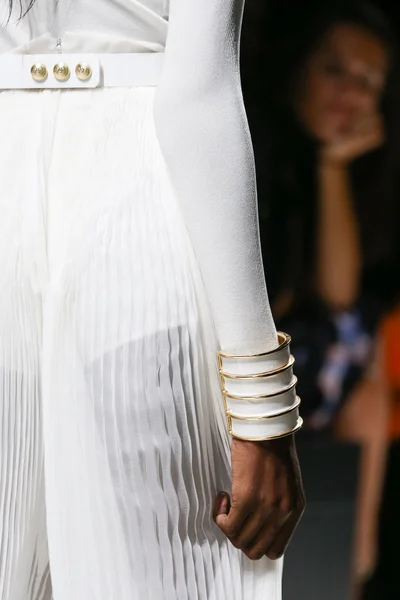 Look 5